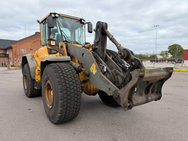 1573192-9 Volvo L120F wheel loader 2008 - New Bridgestone VSW 23.5R25