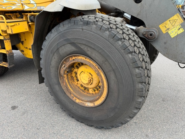 1573192-27 Volvo L120F wheel loader 2008 - New Bridgestone VSW 23.5R25