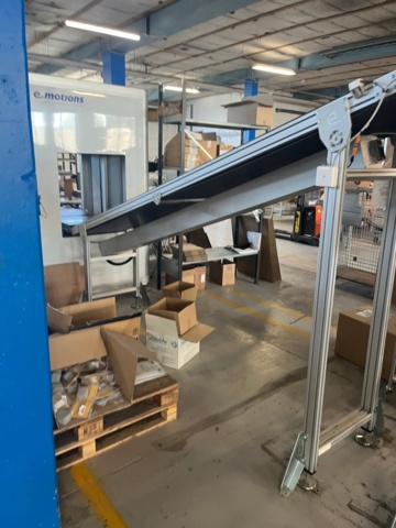 1573143-4 Packing machine with sorting system and roller conveyors - Emotions PSF3500