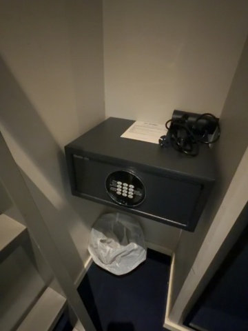 1491668-4 Complete interior design from hotel room (Room B01)