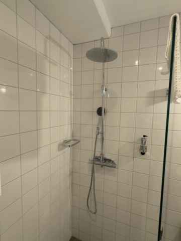 1491668-29 Complete interior design from hotel room (Room B01)
