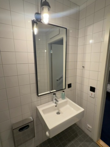 1491668-33 Complete interior design from hotel room (Room B01)