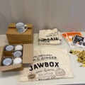 1506004-1 Samling med Jawbox Gin muggar m.m