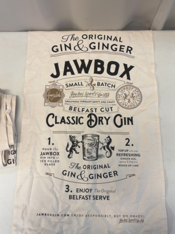 1506004-9 Samling med Jawbox Gin muggar m.m