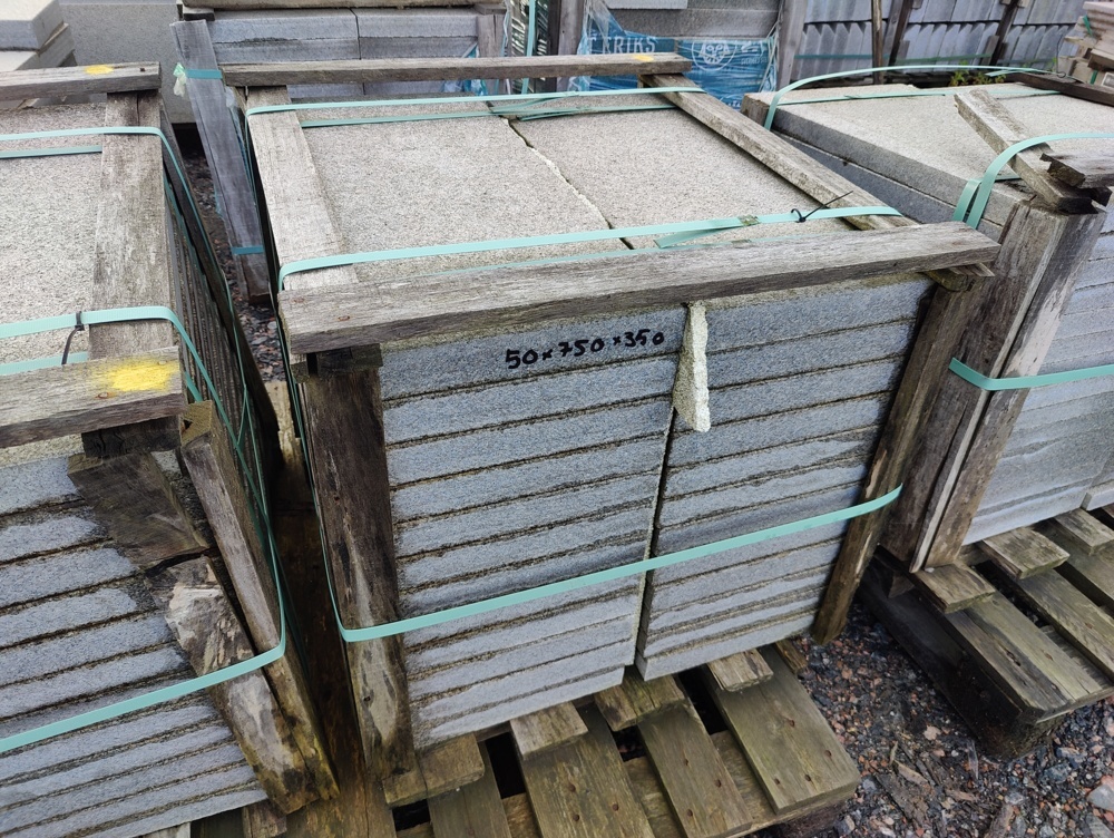 1091328-1 Granithällar 750x350x50 mm ca 6,3 m2