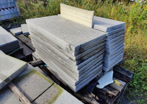 Granithällar Bohus grå 900x400x50 mm ca 8,28 m2