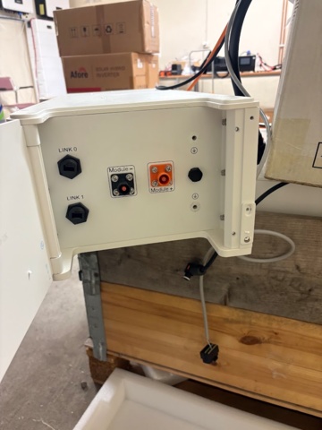 1575751-2 1 BMS, INK base plate & 3 Growatt batteries (used)