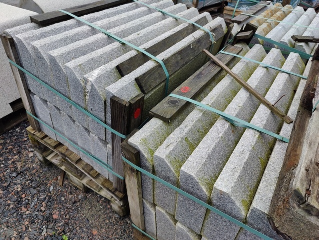 1573186-12 Granite curb stone RFF4 Straight Porto Gray 1100x100x300 mm approx. 77 m