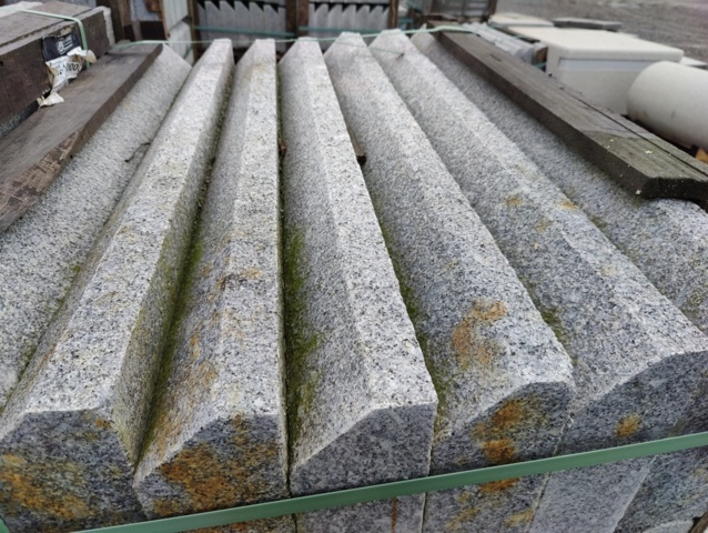 1573186-13 Granite curb stone RFF4 Straight Porto Gray 1100x100x300 mm approx. 77 m