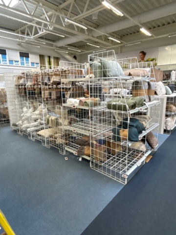 1486389-2 Butiksinredning - Sektionsrader med hyllor