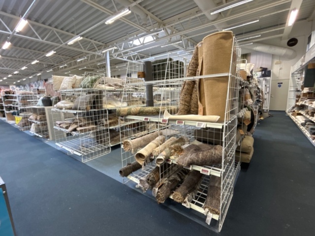 1486389-5 Butiksinredning - Sektionsrader med hyllor