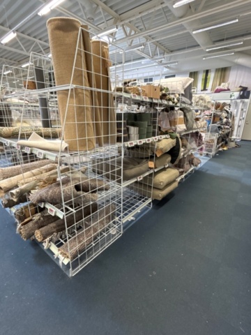 1486389-6 Butiksinredning - Sektionsrader med hyllor