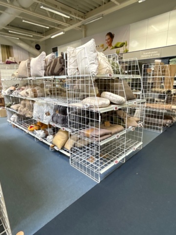 1486389-9 Butiksinredning - Sektionsrader med hyllor