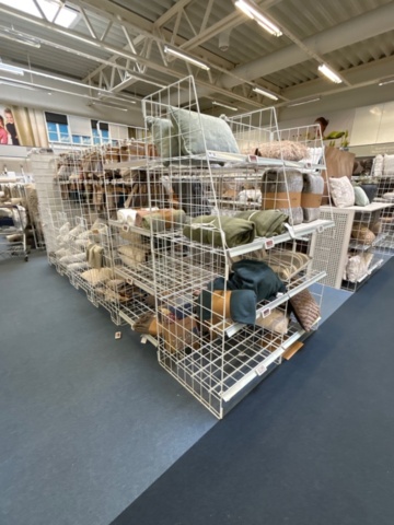 1486389-13 Butiksinredning - Sektionsrader med hyllor