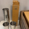1506010-2 Samling med shakers av rostfritt stål