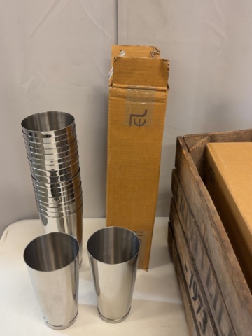 1506010-2 Samling med shakers av rostfritt stål