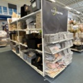 1486390-3 Store shelves