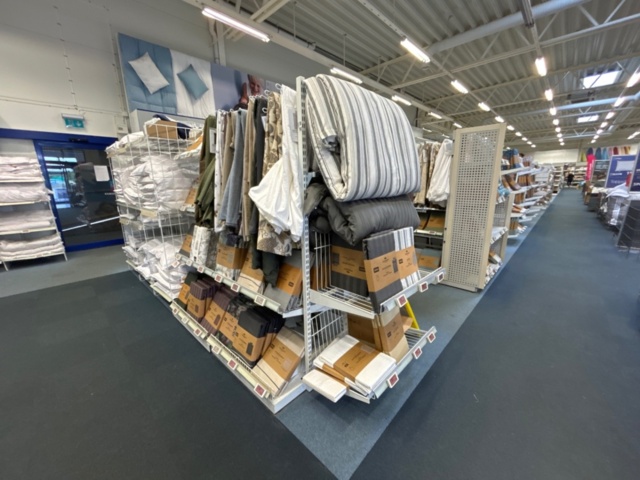 1486391-1 Shop fittings - Shelving sections