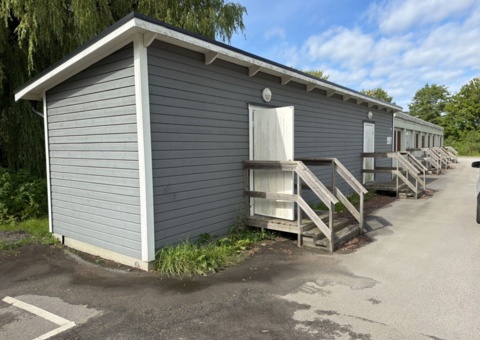 Storage building with lattice storage