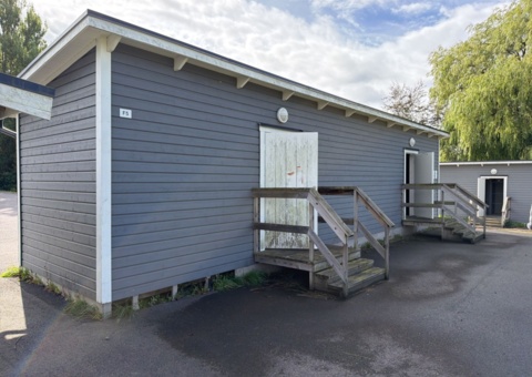 Storage building with lattice storage