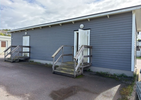 Storage building with lattice storage