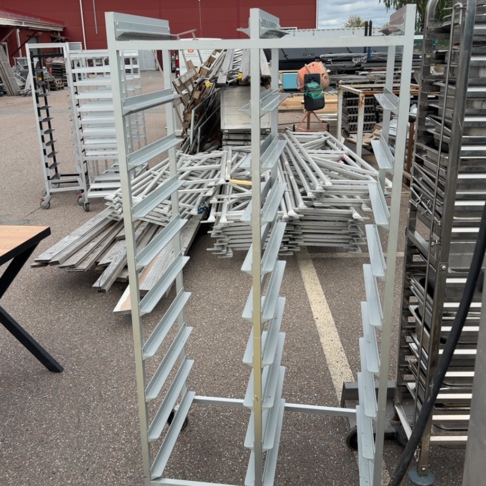 1422023-1 5pcs Tray trolleys
