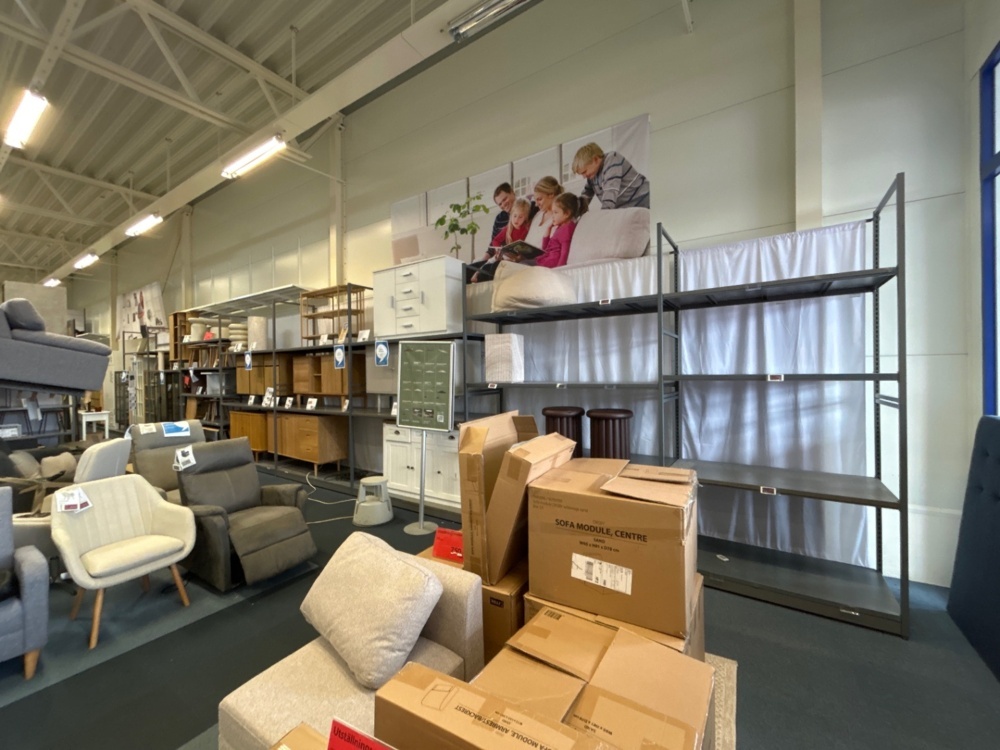 1486396-1 Shop fittings - Shelving sections