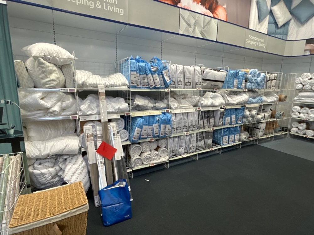 1486397-1 Shop fittings - Wire shelves