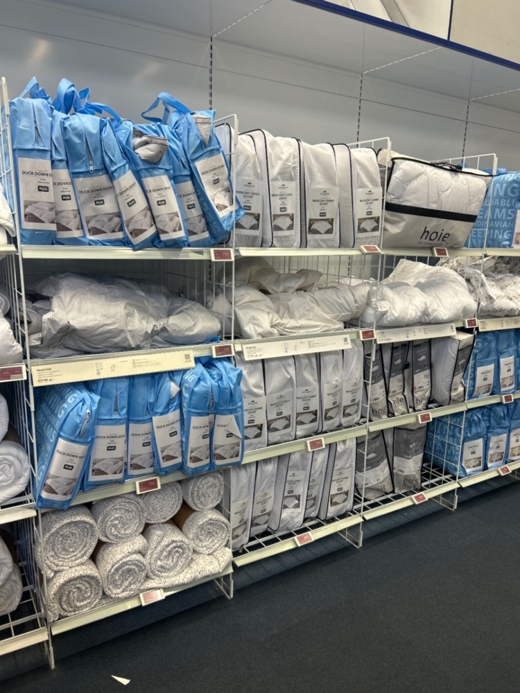 1486397-2 Shop fittings - Wire shelves