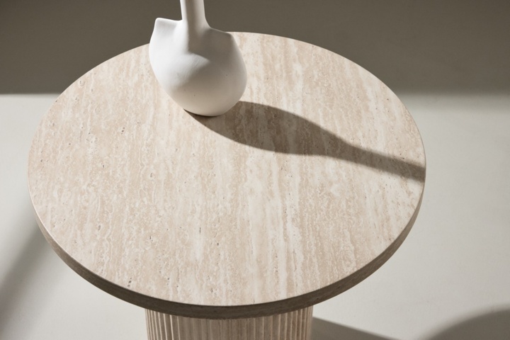 1570262-3 Soffbord 50cm Beige