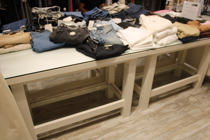 1575846-3 Display tables 4 pcs and glass shelves 5 pcs