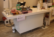 1575847 Cash register and mannequins