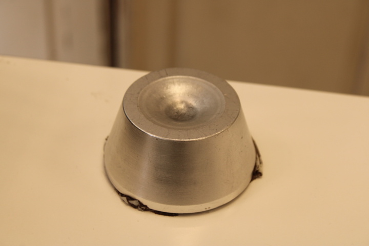 1575848-4 Larmbåge med larmbrickor