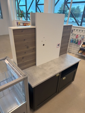 1565978-1 Two-sided checkout station