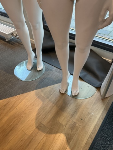 1473619-3 2 pcs. Mannequins