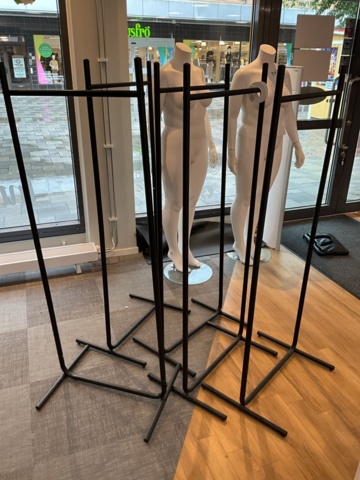 1473620-4 5 clothes racks