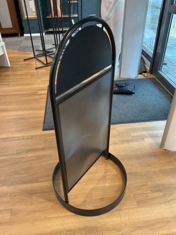 1473621-5 Trottoarpratare