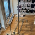 1473622-2 2 st. klädställningar på hjul
