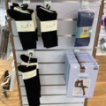 1473623-9 2st. bord med diverse strumpor, trosor och kalsonger
