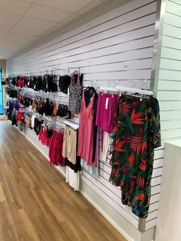1473624-1 Diverse butikshyllor och spårpanel