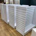 1473624-7 Diverse butikshyllor och spårpanel