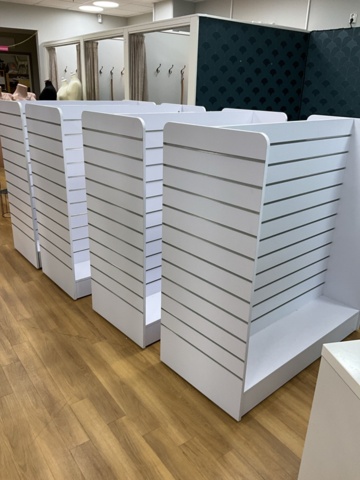 1473624-7 Diverse butikshyllor och spårpanel