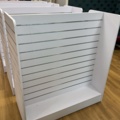 1473624-8 Diverse butikshyllor och spårpanel