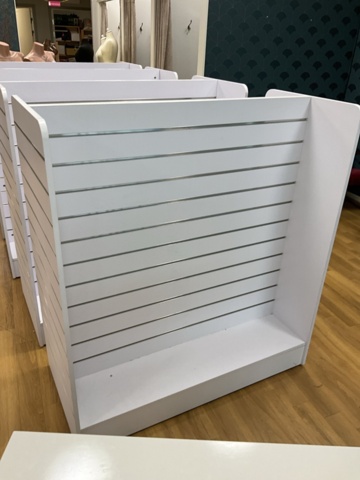 1473624-8 Diverse butikshyllor och spårpanel