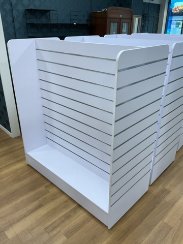 1473624-9 Diverse butikshyllor och spårpanel