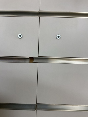 1473624-14 Diverse butikshyllor och spårpanel
