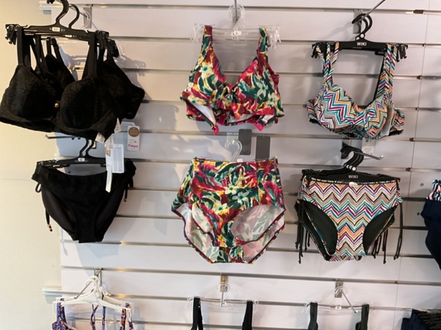1473625-16 Lingerie and swimwear party