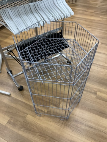 1473628-2 5 st. klädställningar