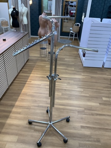 1473628-6 5 st. klädställningar