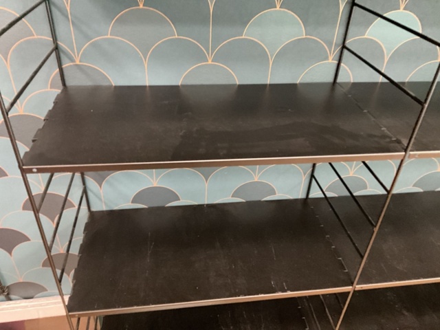 1473638-3 Metal shelf